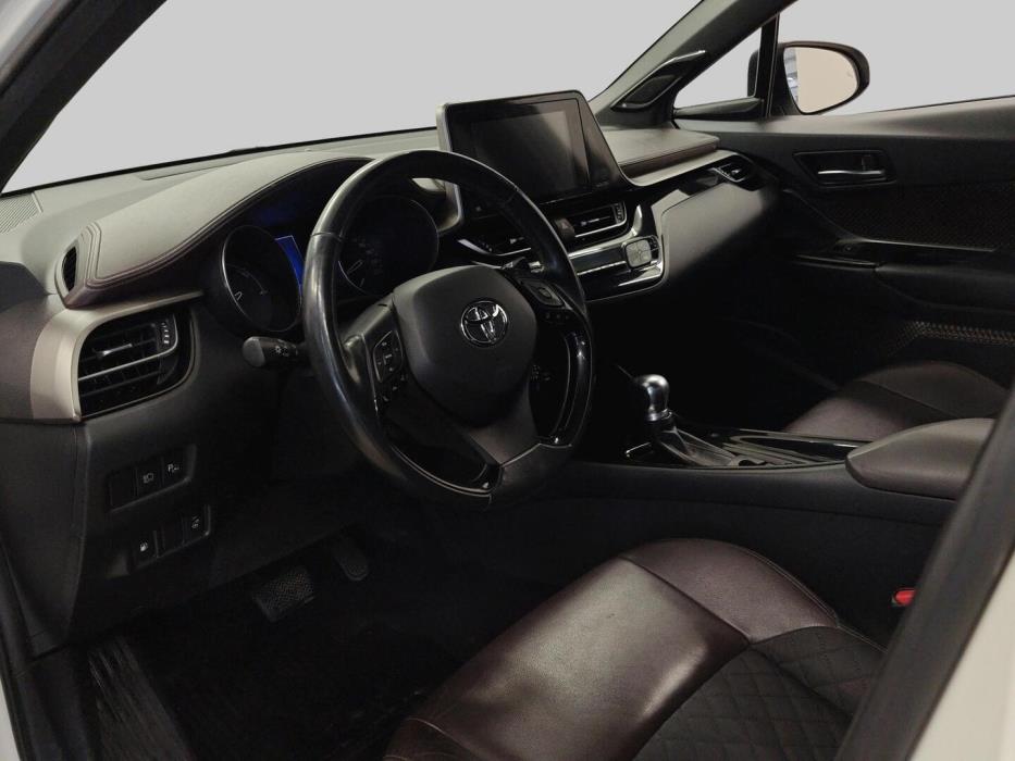 TOYOTA C-HR 2017