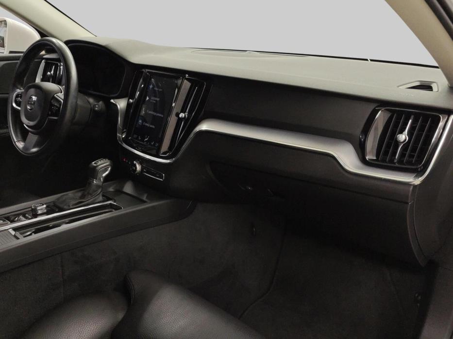 VOLVO V60 2020