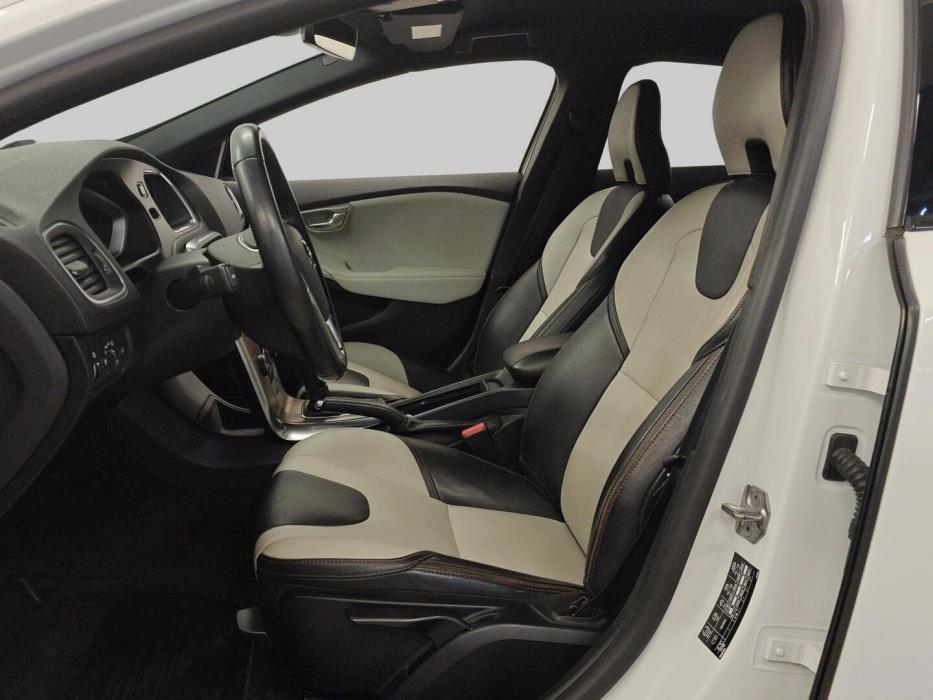 VOLVO V40 Cross Country 2018