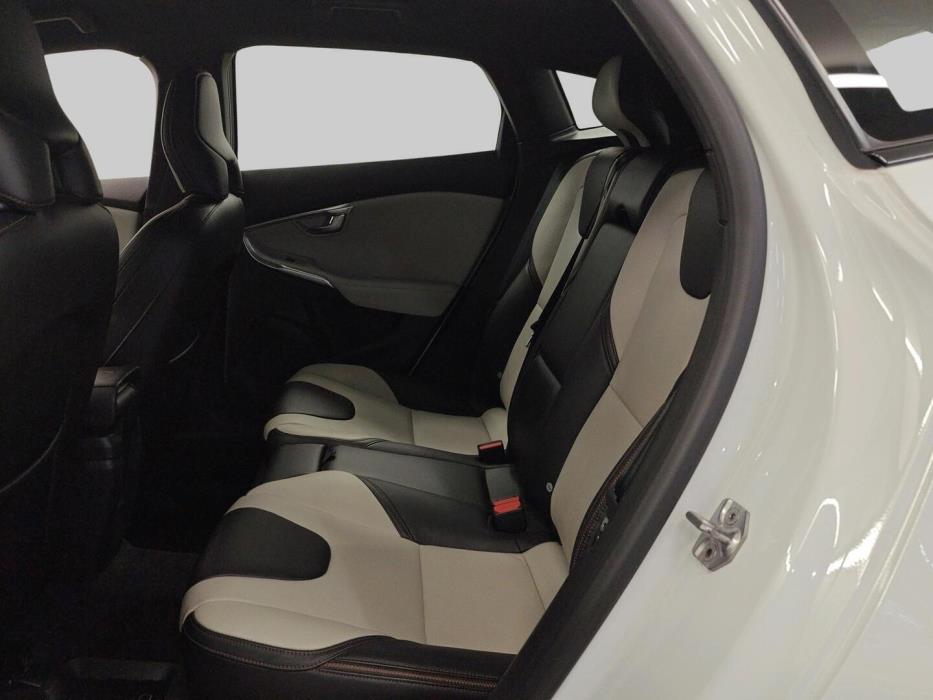 VOLVO V40 Cross Country 2018