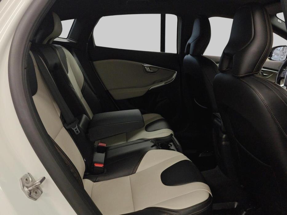 VOLVO V40 Cross Country 2018