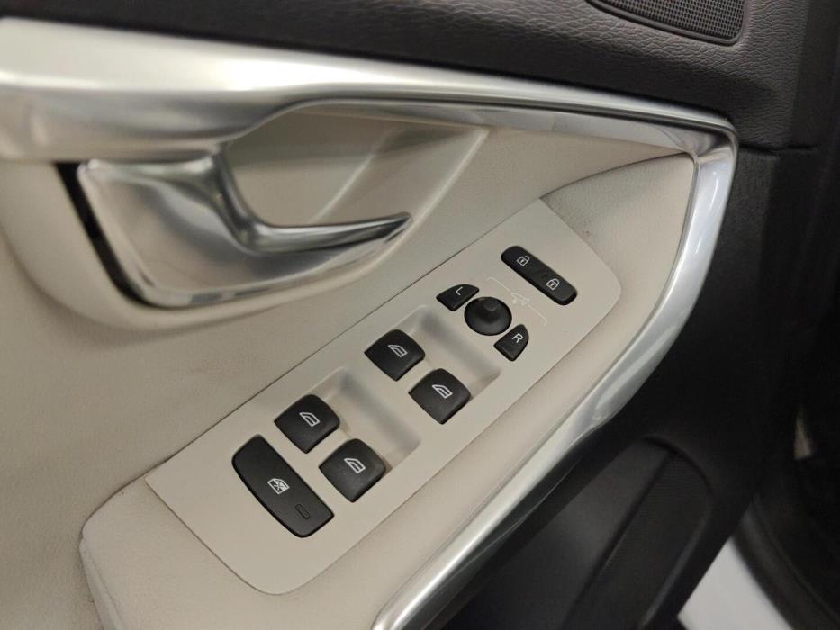 VOLVO V40 Cross Country 2018