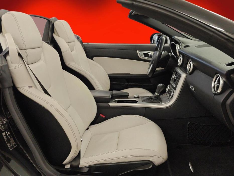 MERCEDES-BENZ SLK 2012