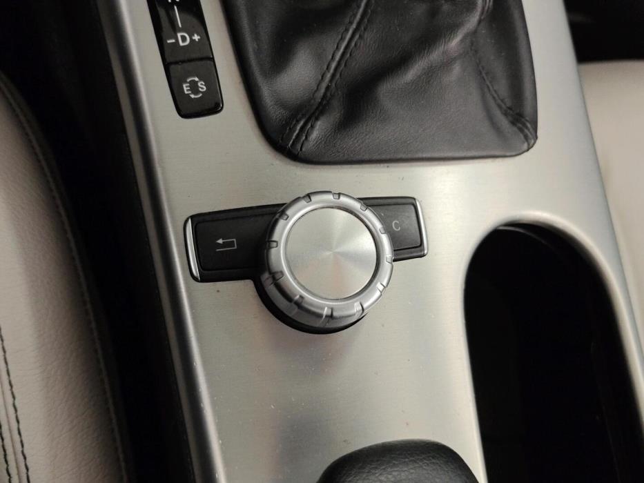 MERCEDES-BENZ SLK 2012