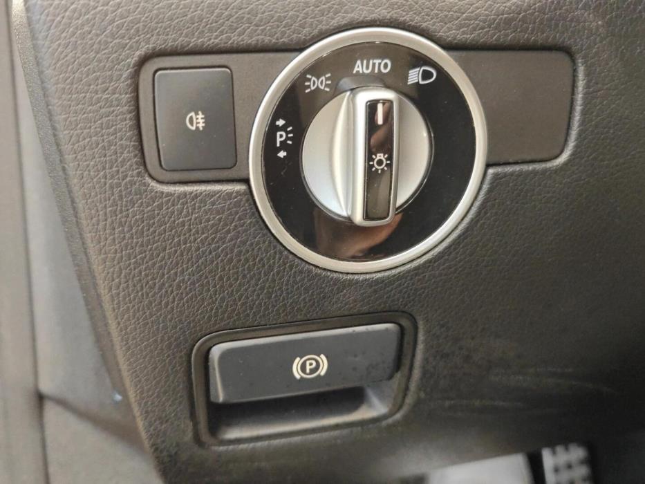 MERCEDES-BENZ SLK 2012