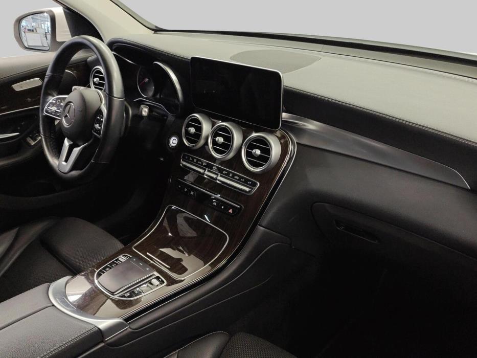 MERCEDES-BENZ GLC 2022