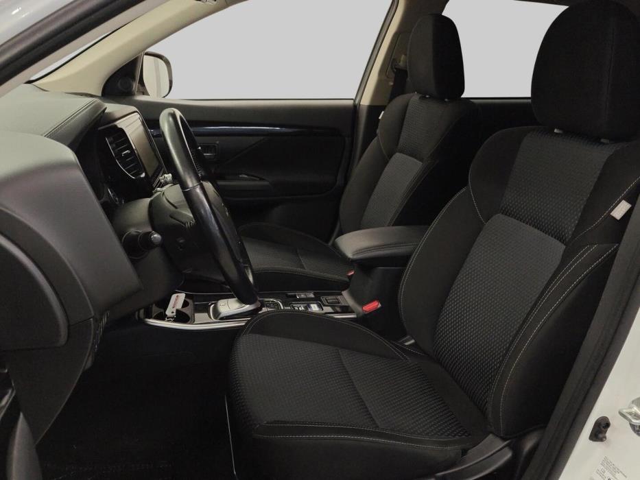 MITSUBISHI Outlander PHEV 2020