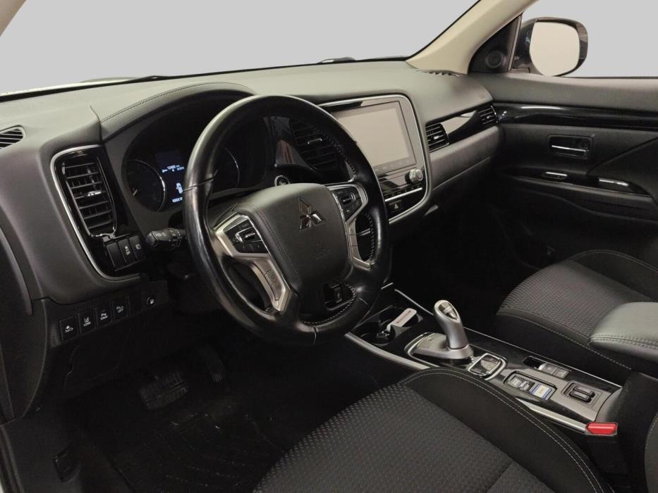 MITSUBISHI Outlander PHEV 2020