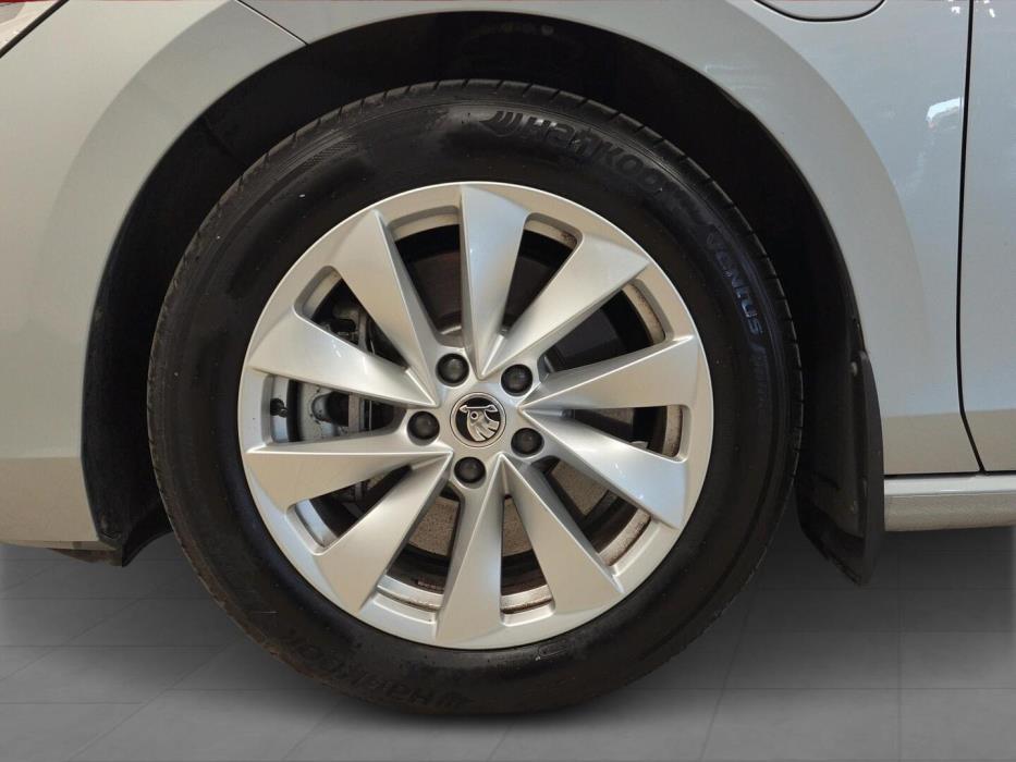 SKODA Superb 2024