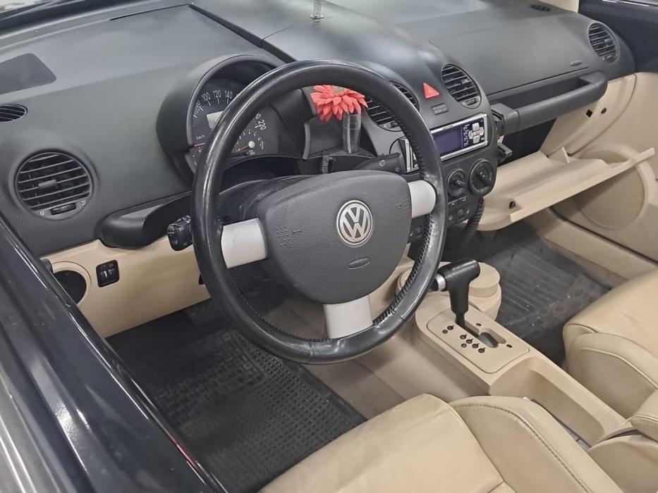 VOLKSWAGEN New Beetle 2005