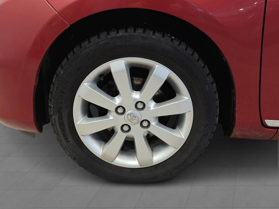TOYOTA Yaris 2013