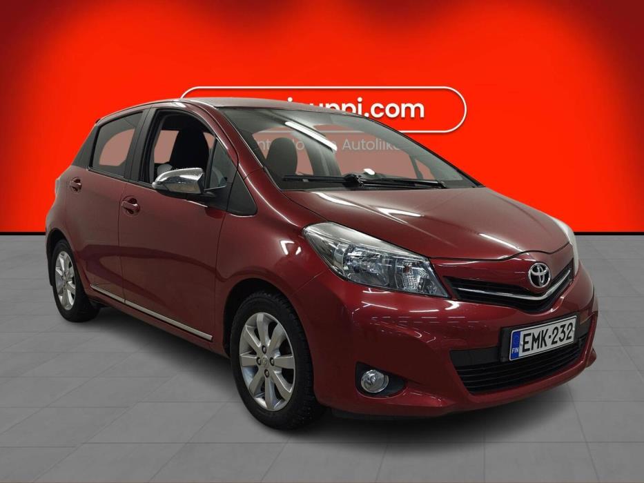 TOYOTA Yaris 2013