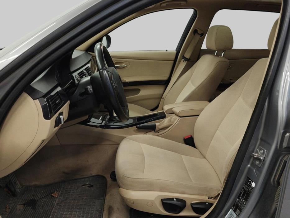 BMW 320 2009
