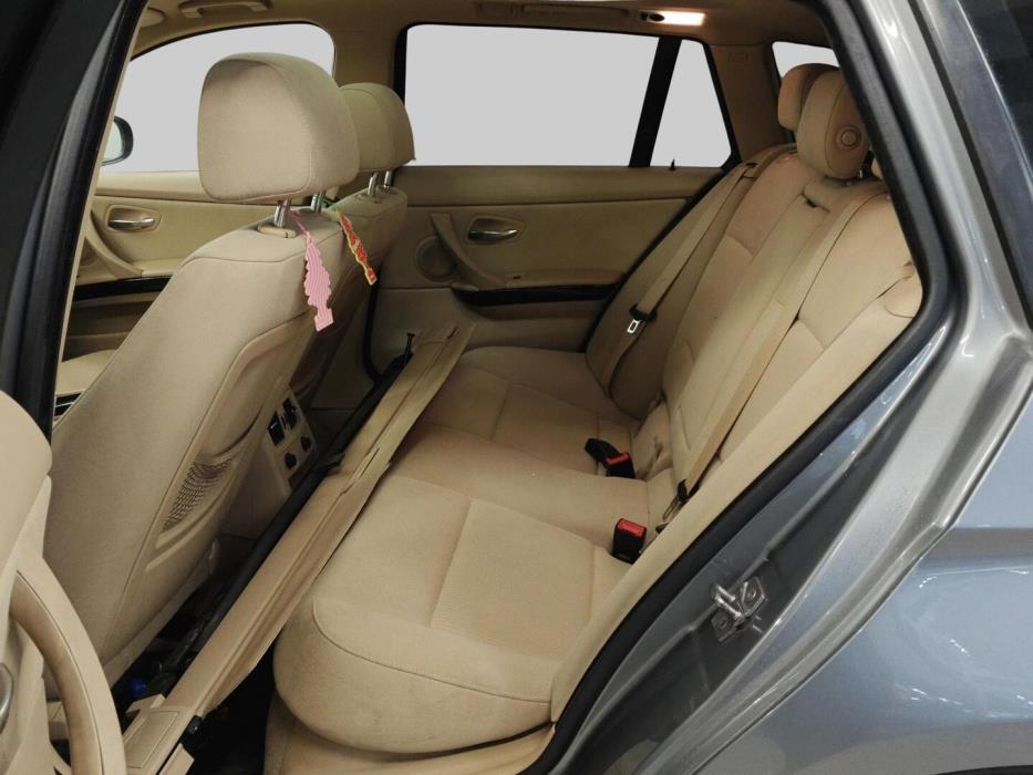 BMW 320 2009