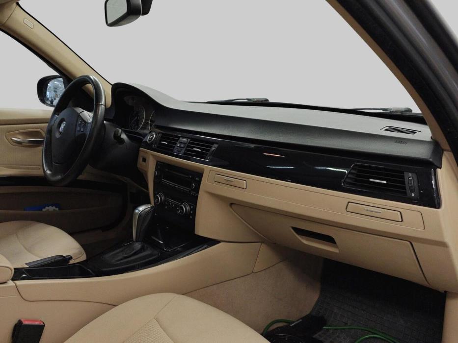 BMW 320 2009