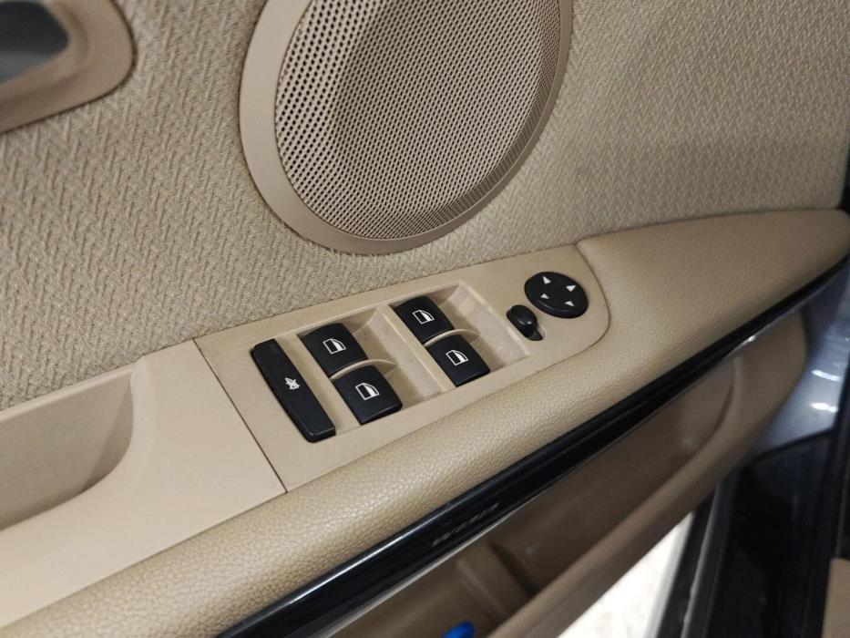 BMW 320 2009