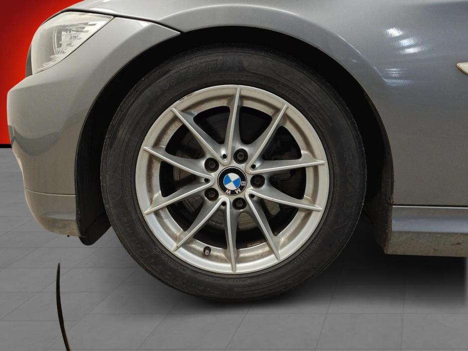 BMW 320 2009