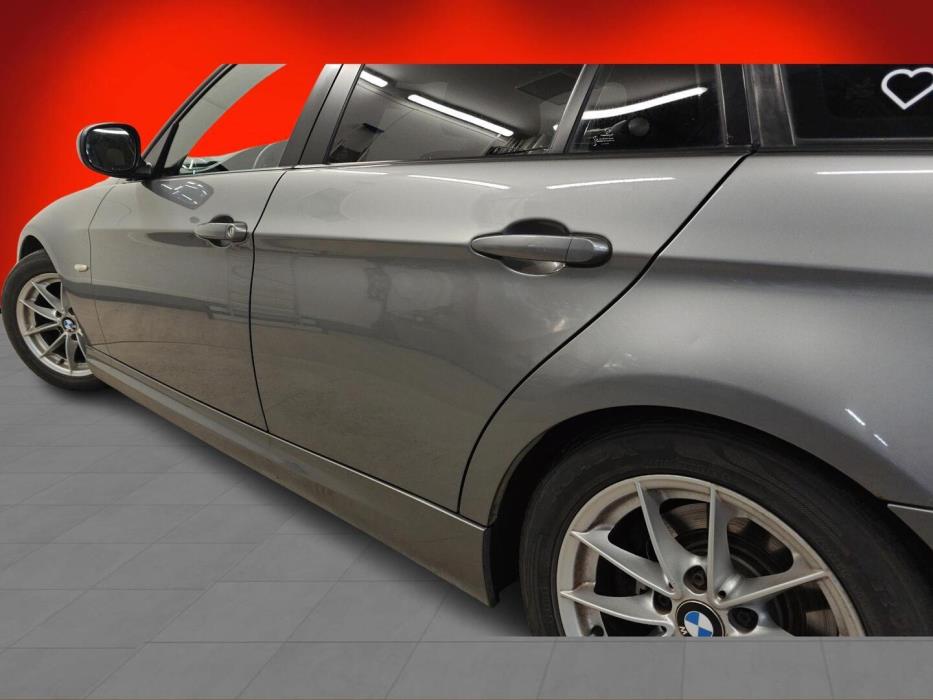 BMW 320 2009