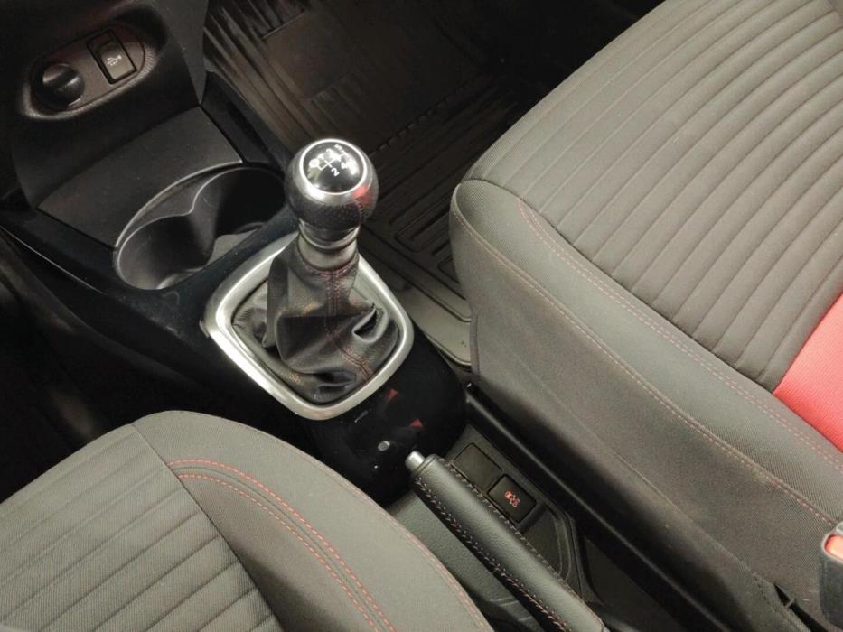 TOYOTA Yaris 2015