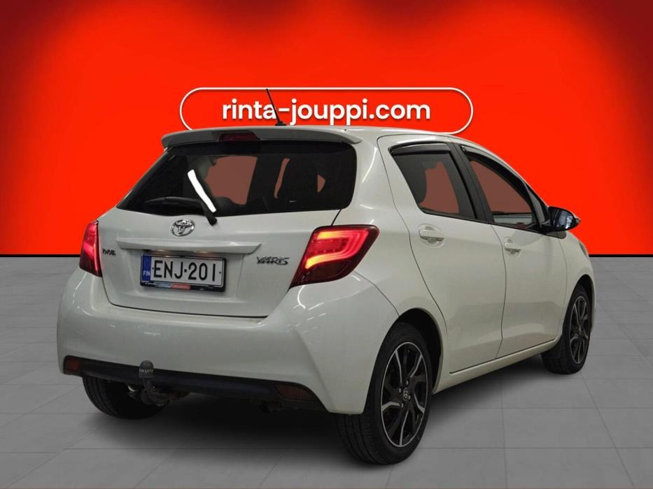 TOYOTA Yaris 2015