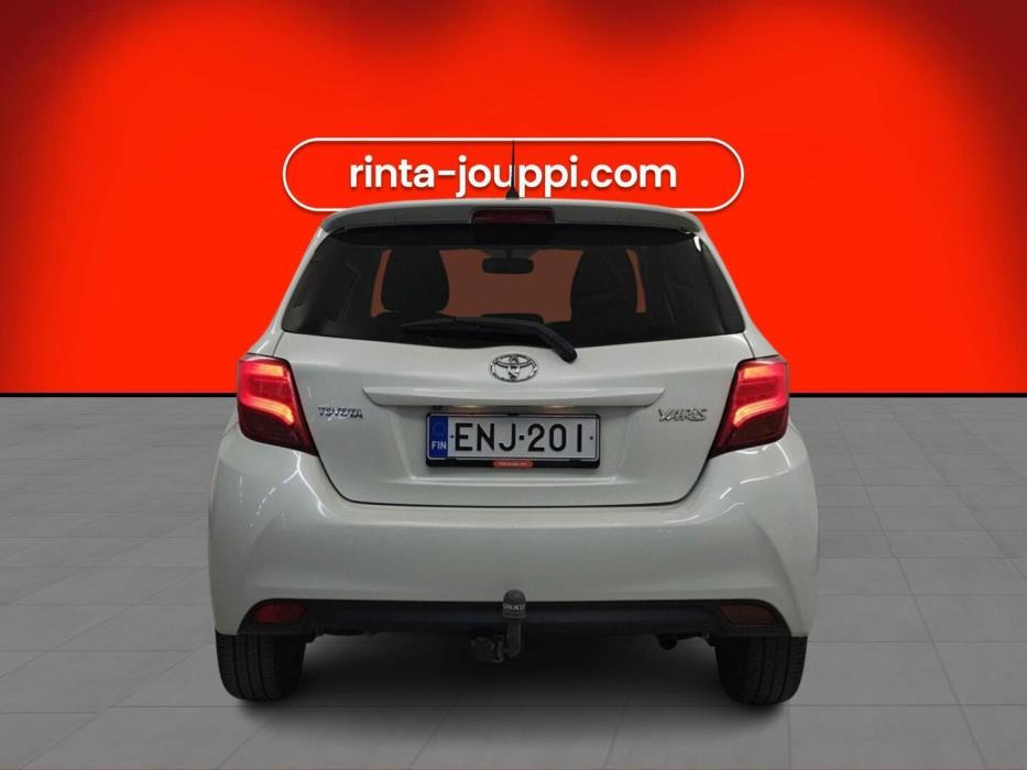 TOYOTA Yaris 2015