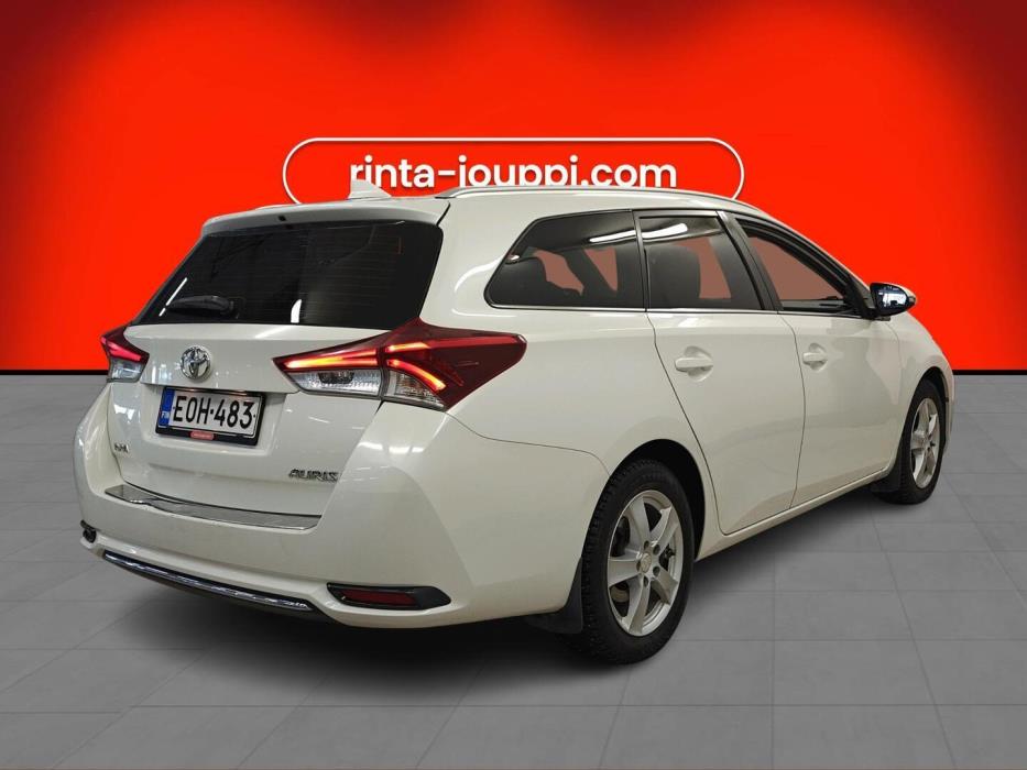 TOYOTA Auris 2016