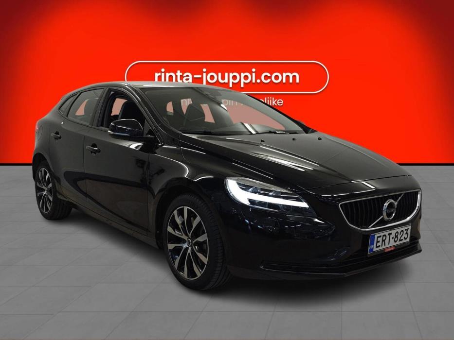 VOLVO V40 2019