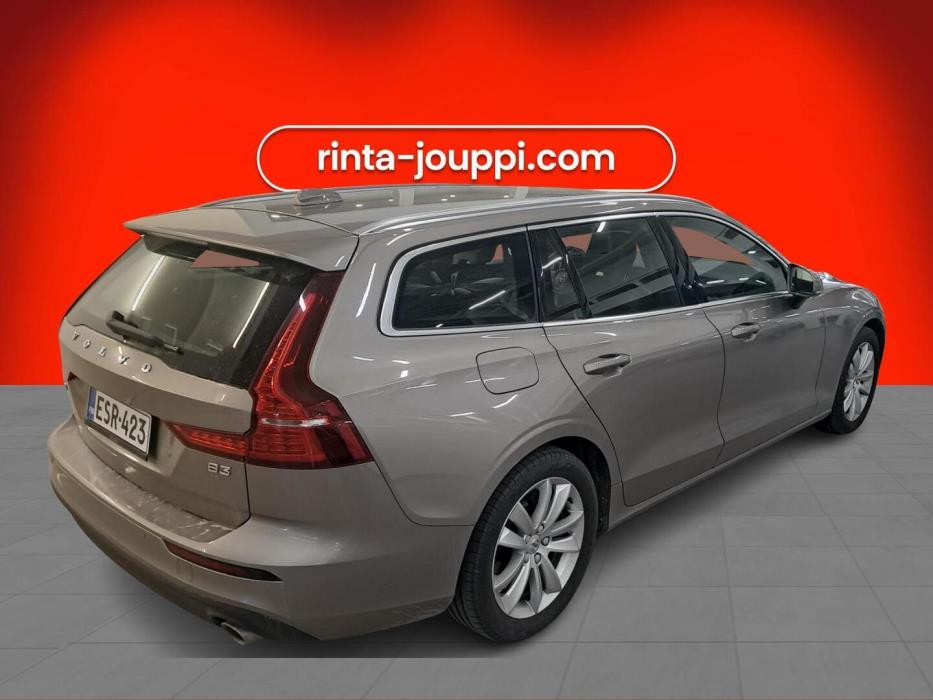 VOLVO V60 2021