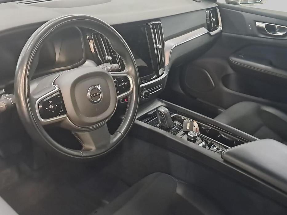 VOLVO V60 2021