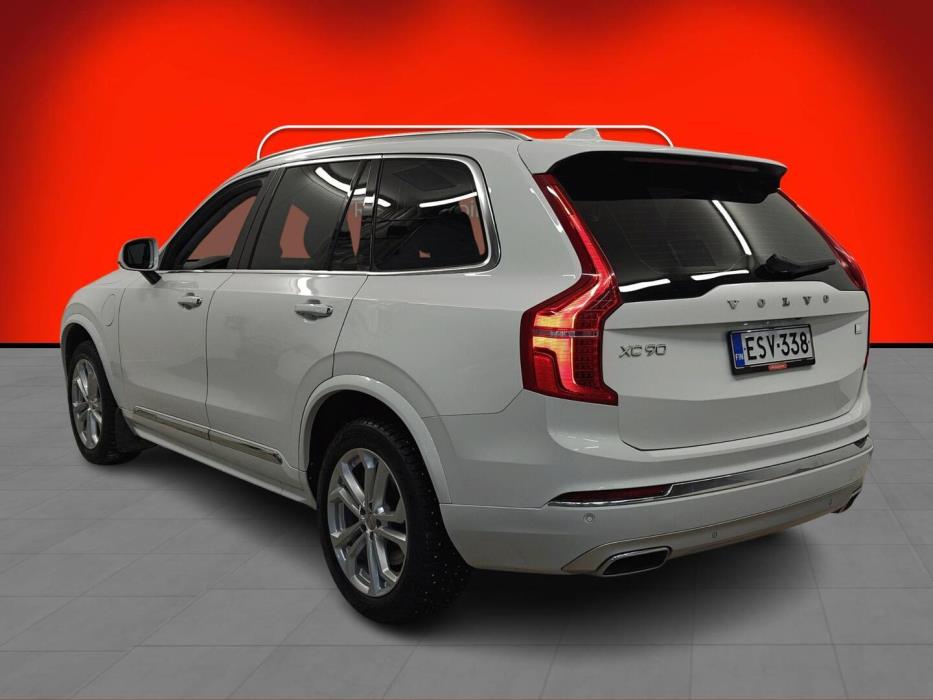VOLVO XC90 2021