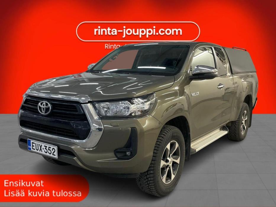 TOYOTA Hilux 2023