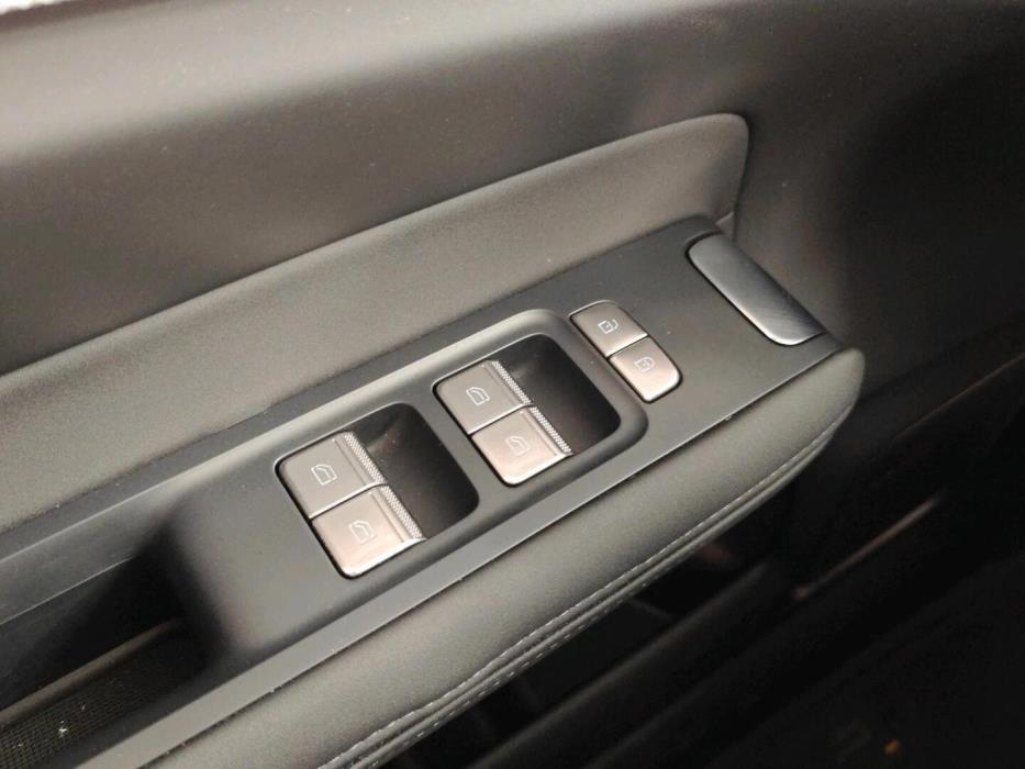 POLESTAR 4 2025