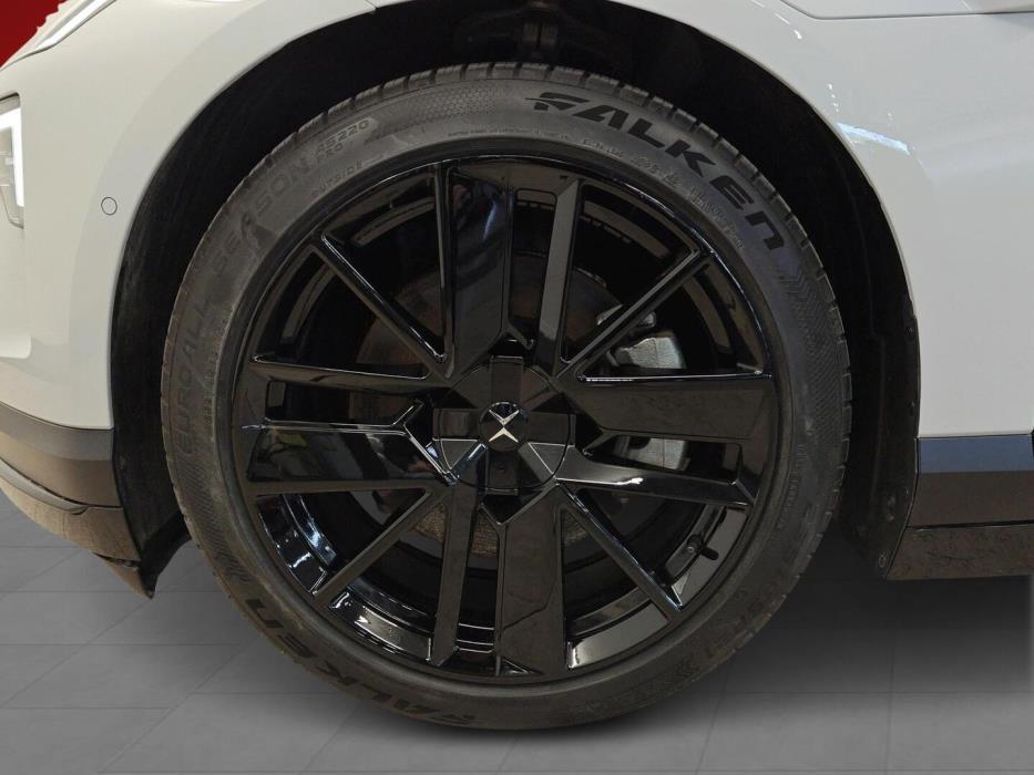 POLESTAR 4 2025