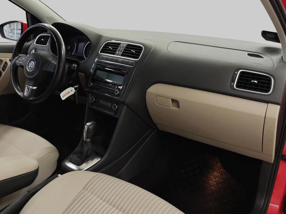 VOLKSWAGEN Polo 2010