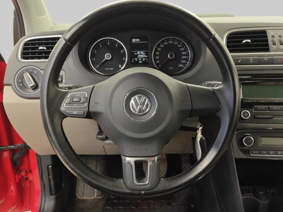 VOLKSWAGEN Polo 2010