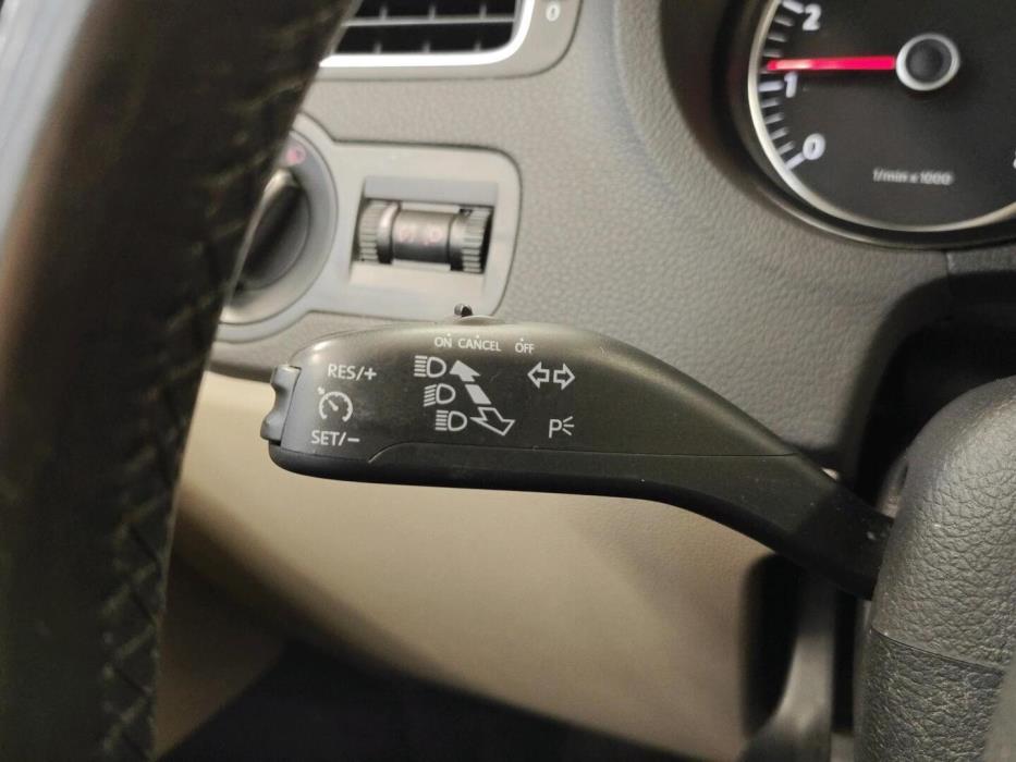 VOLKSWAGEN Polo 2010