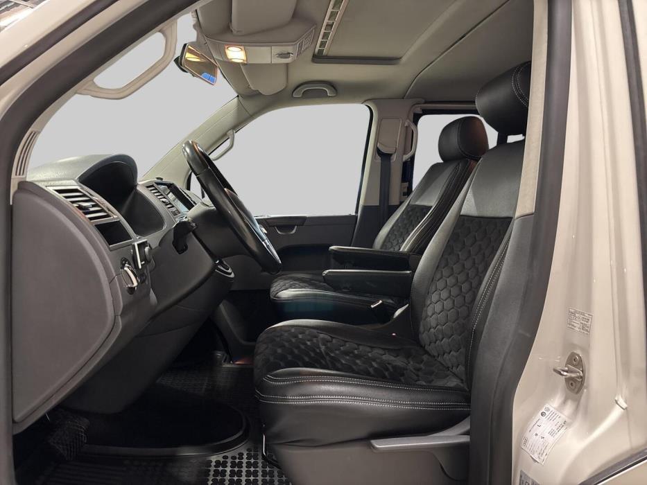 VOLKSWAGEN Caravelle 2010
