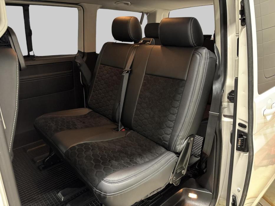 VOLKSWAGEN Caravelle 2010