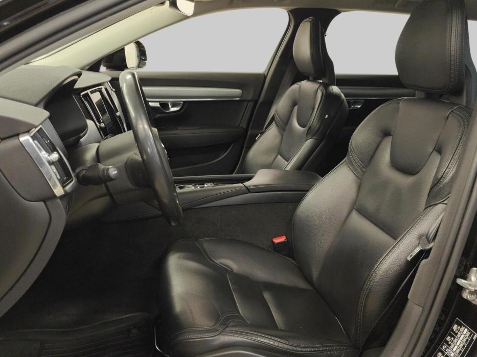 VOLVO V90 Cross Country 2017