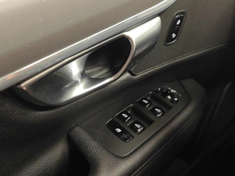 VOLVO V90 Cross Country 2017