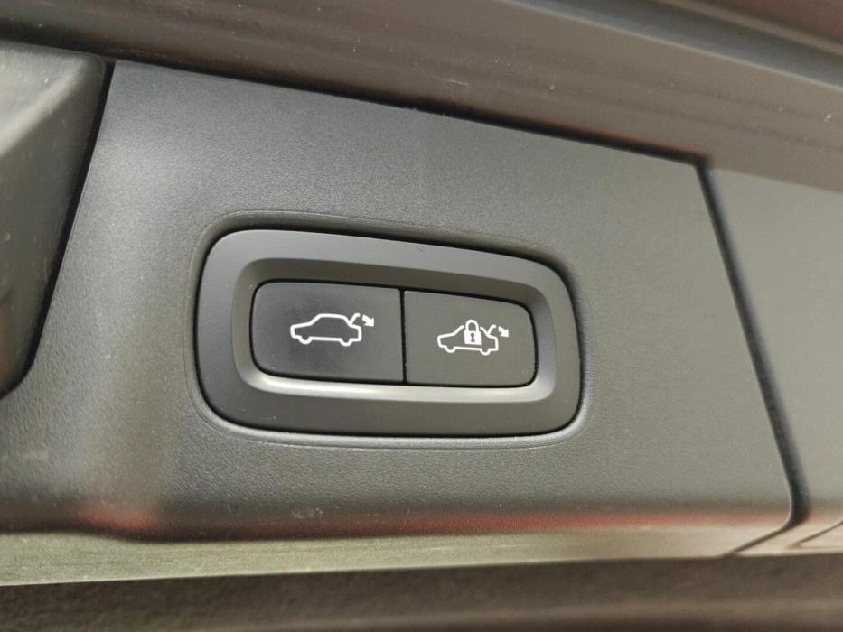 VOLVO V90 Cross Country 2017