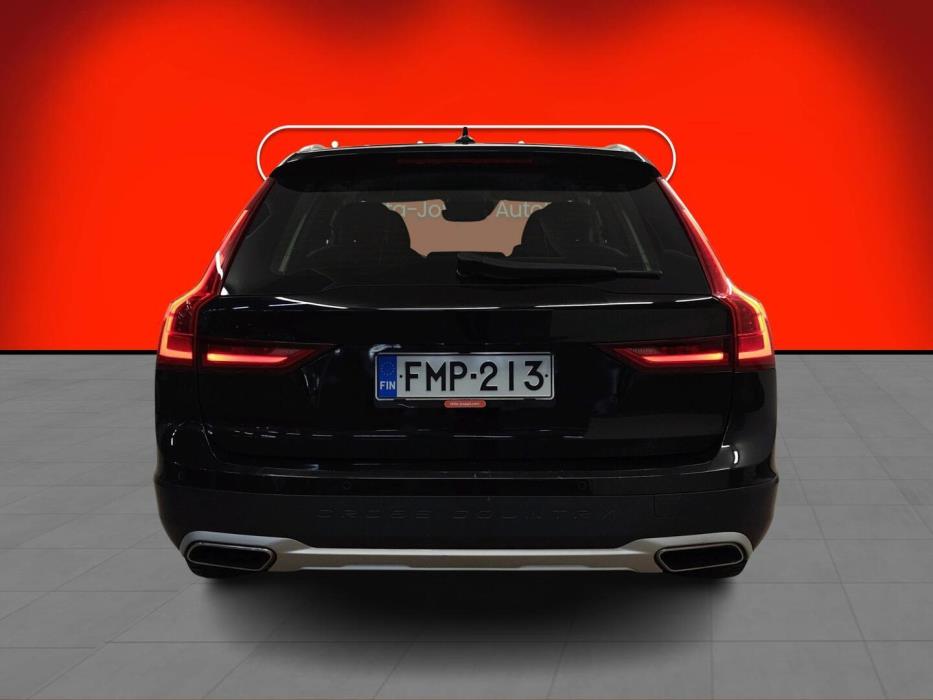 VOLVO V90 Cross Country 2017