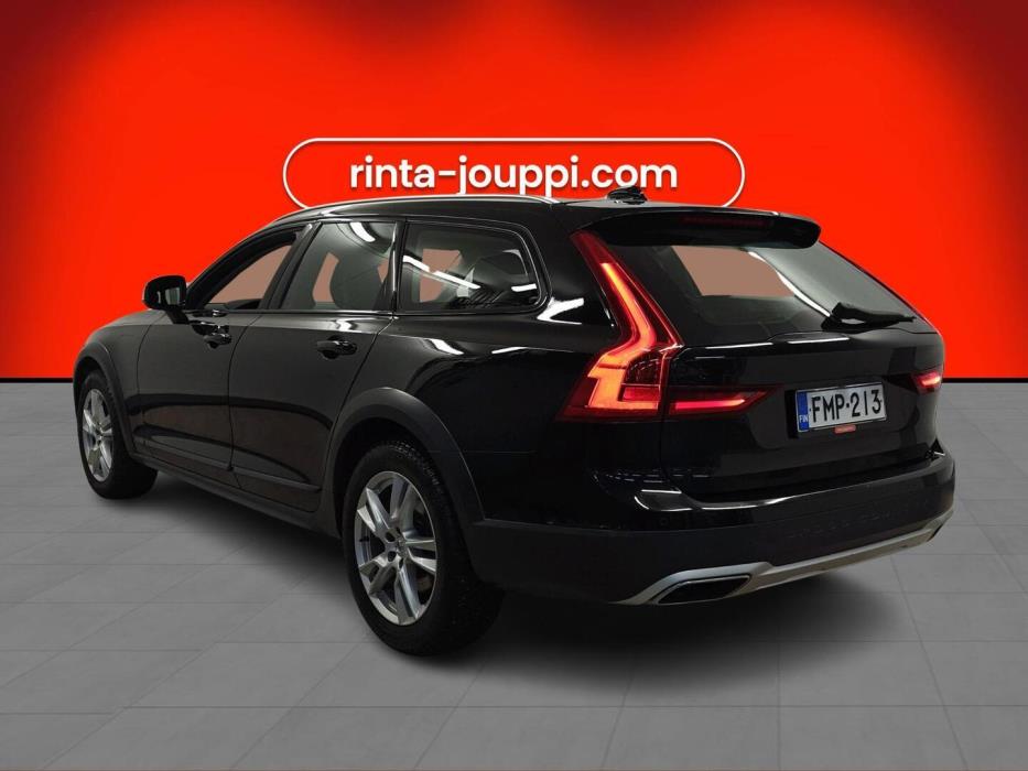 VOLVO V90 Cross Country 2017
