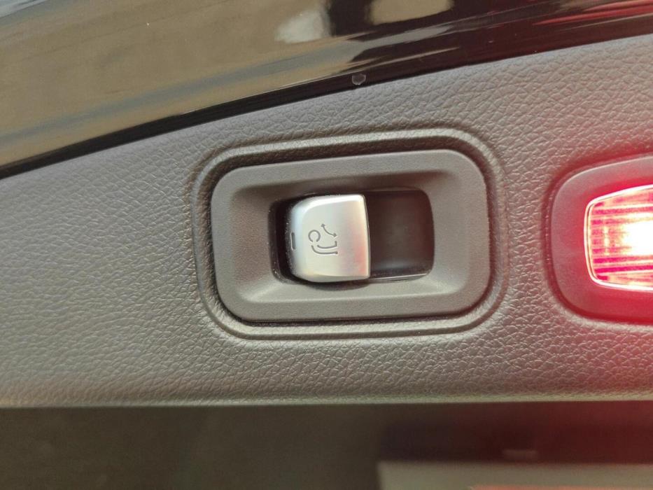 MERCEDES-BENZ E 2018