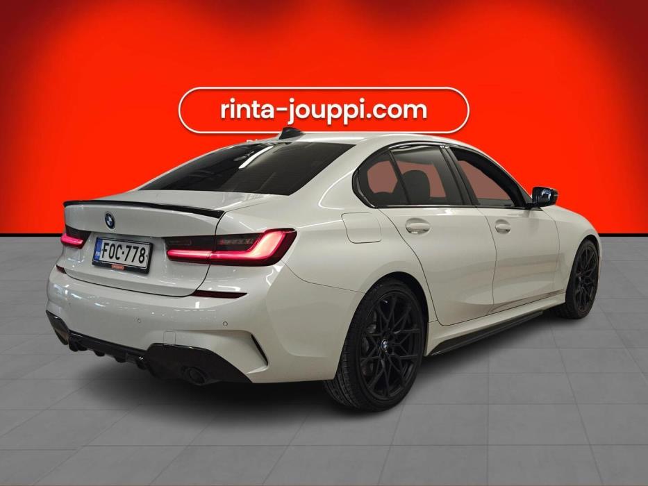BMW 330 2020