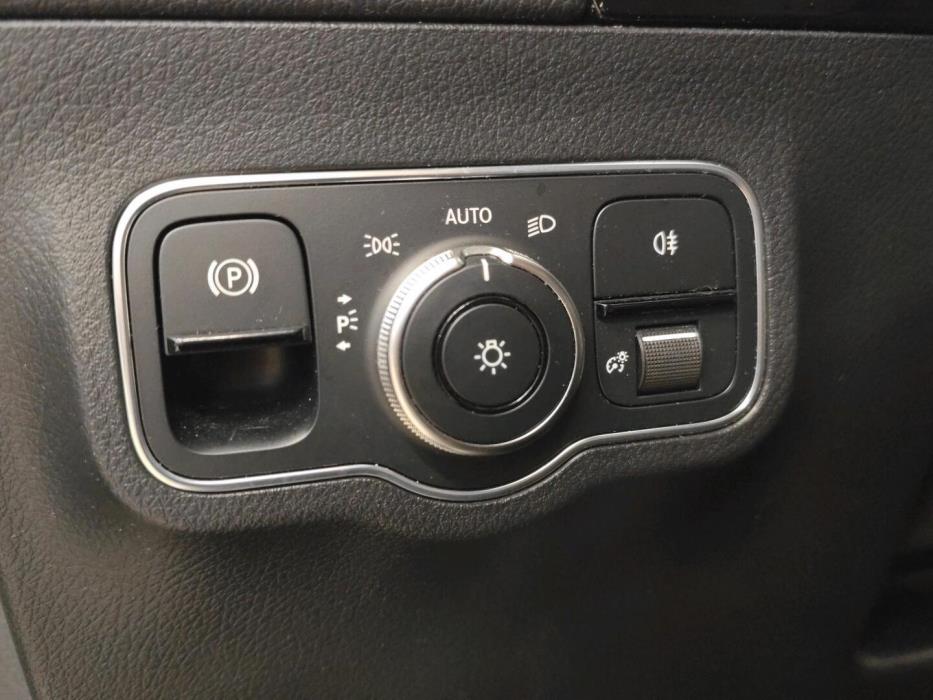 MERCEDES-BENZ B 2021