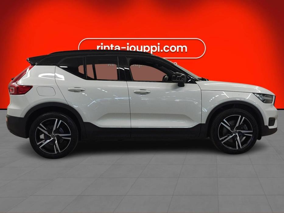 VOLVO XC40 2020