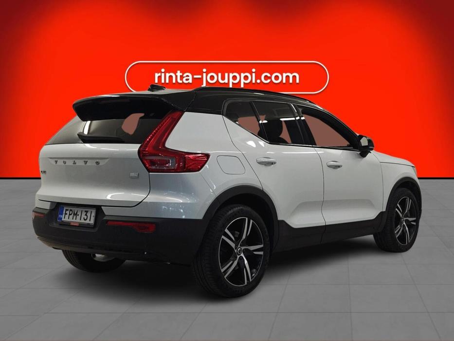 VOLVO XC40 2020