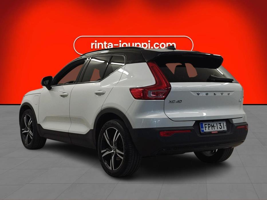 VOLVO XC40 2020