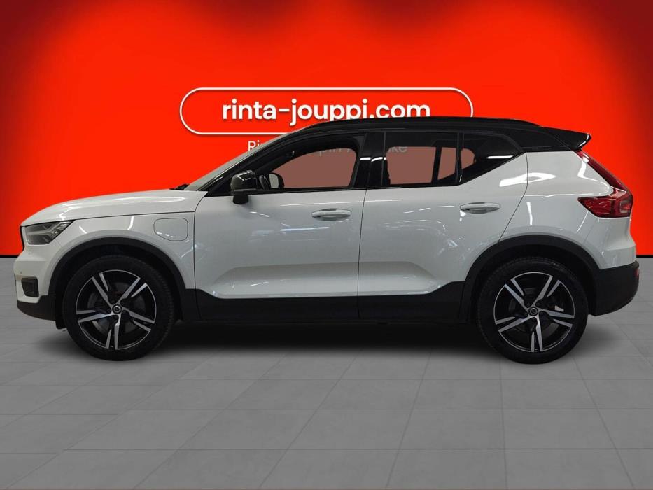 VOLVO XC40 2020
